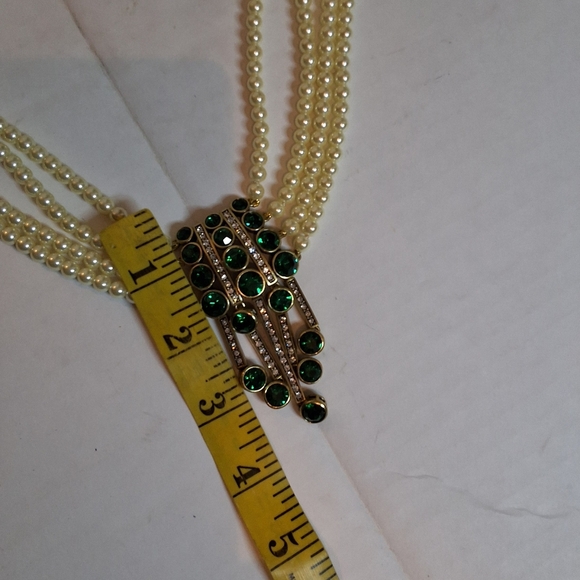 Heidi Daus An Affair To Remember Elegant Pearl and Green Gem Necklace Set - Picture 8 of 13